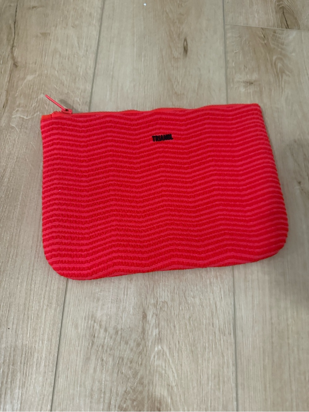Triangl - Red Set - Picture 5 of 6